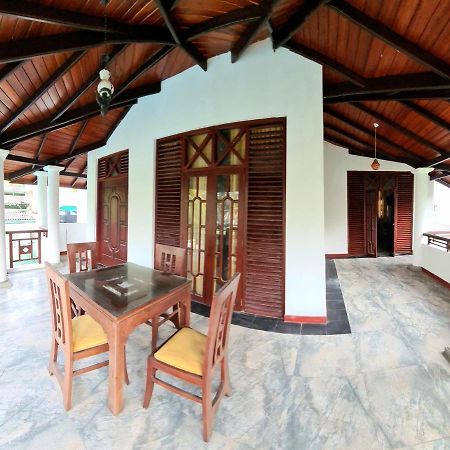 Golden Relax Villa With Pool, Restaurant & European Service Eramudugaha 外观 照片
