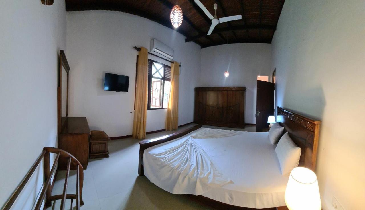 Golden Relax Villa With Pool, Restaurant & European Service Eramudugaha 外观 照片