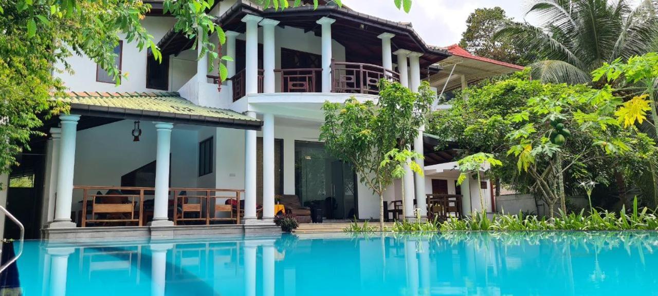 Golden Relax Villa With Pool, Restaurant & European Service Eramudugaha 外观 照片