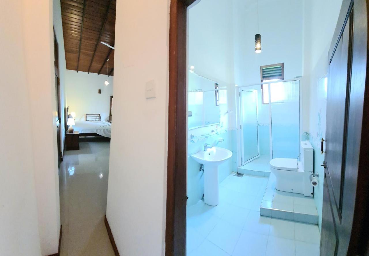 Golden Relax Villa With Pool, Restaurant & European Service Eramudugaha 外观 照片
