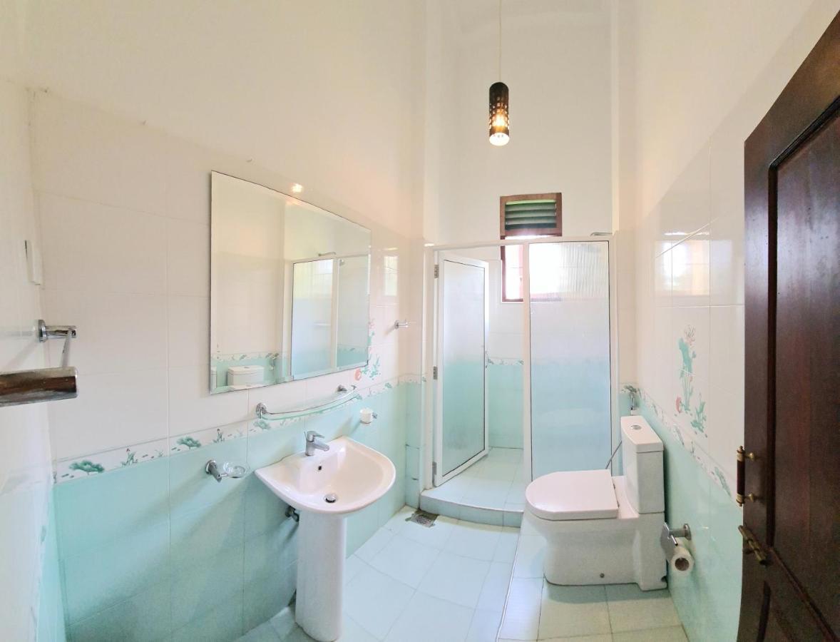 Golden Relax Villa With Pool, Restaurant & European Service Eramudugaha 外观 照片
