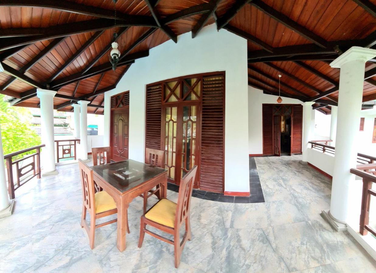 Golden Relax Villa With Pool, Restaurant & European Service Eramudugaha 外观 照片